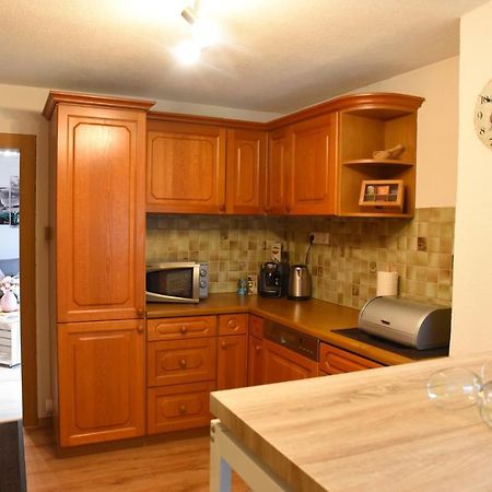 80 M2 Haushaelfte, 3 Zimmer, Parkplaetze, Bis 6 Pers Apartment Waengle Luaran gambar