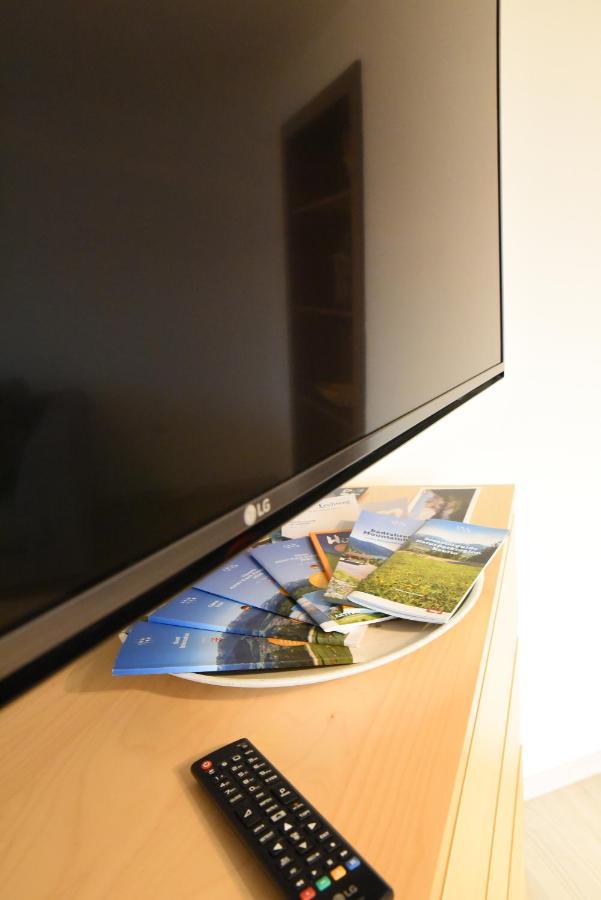 80 M2 Haushaelfte, 3 Zimmer, Parkplaetze, Bis 6 Pers Apartment Waengle Luaran gambar