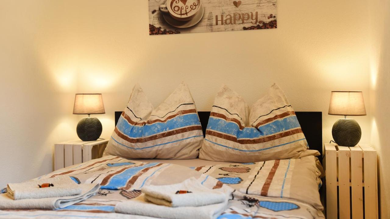 80 M2 Haushaelfte, 3 Zimmer, Parkplaetze, Bis 6 Pers Apartment Waengle Luaran gambar