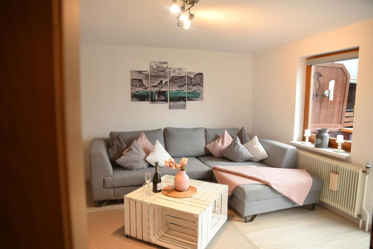 80 M2 Haushaelfte, 3 Zimmer, Parkplaetze, Bis 6 Pers Apartment Waengle Luaran gambar